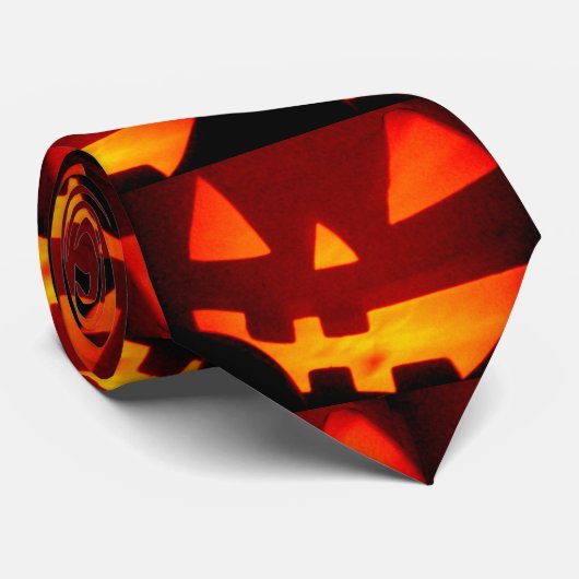 Realistischer Jack-O-Lantern Halloween Krawatte (Gerollt)