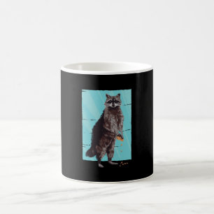 Realistischer Raccoon mit Cookies Kaffeetasse
