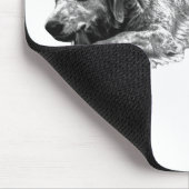 Realistischer ruhender Hund Mousepad (Ecke)
