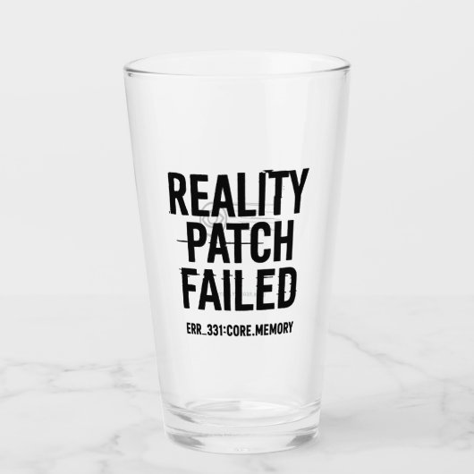 Reality Patch Versagt - Glitched Typografie Glas (Vorderseite)