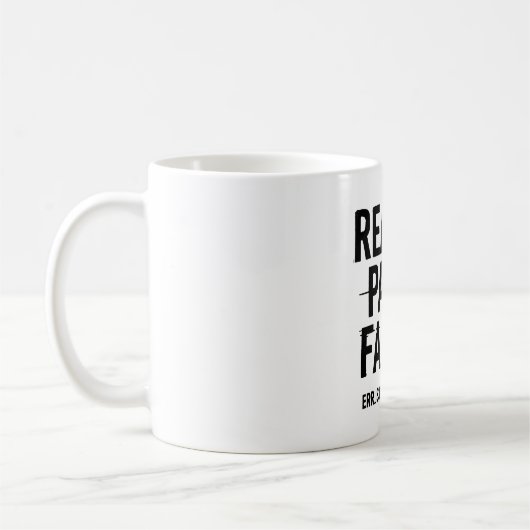 Reality Patch Versagt - Glitched Typografie Kaffeetasse (Links)