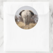 Rear view of elephant runder aufkleber (Tasche)