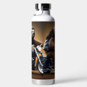 Rebel Sloth: Ein lederverkleidetes Motorrad Trinkflasche (Rechts)