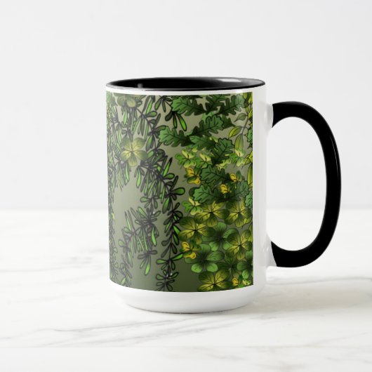 Reben in einer Tasse des Gewitters (Rechts)