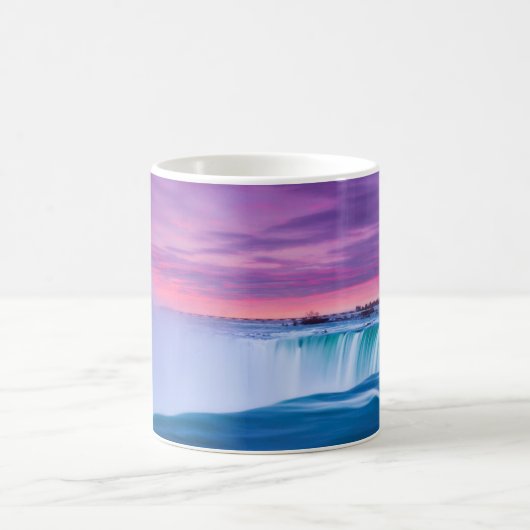 Rechte an den Niagarafällen Kaffeetasse (Mittel)