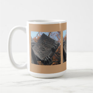 Rechte der Tasse des Menschen im Besitz von Thomas