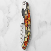 Rechteckige, geschnitzte Stücke in Beige und Rot Kellnermesser (Vorderseite)