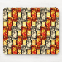 Rechteckige, geschnitzte Stücke in Beige und Rot