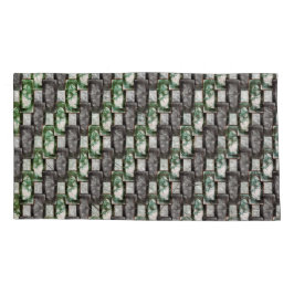 Rechteckige Schnitte und gefärbte, graugrüne Kissenbezug