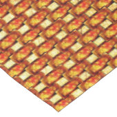 Rechteckige Teller, geschnitzt und farbig, orange Tischdecke (Schrägansicht)