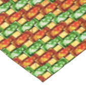 Rechteckige Teller, geschnitzt und gefärbt, rot gr Tischdecke (Schrägansicht)