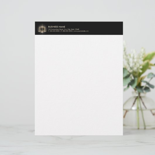 Rechtsanwalt in der "Law Gold Scale" Briefkopf (Stehend Vorderseite)