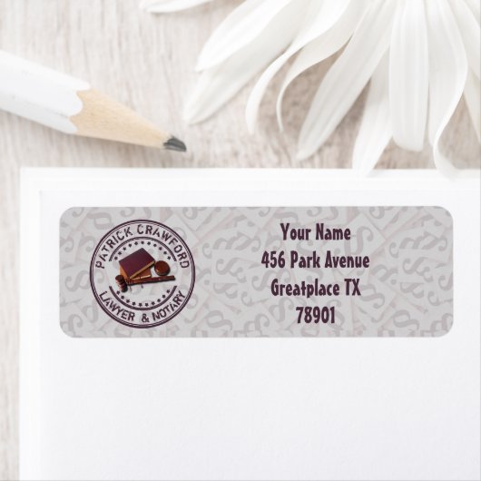 Rechtsanwalt oder Notar mit richterlichem Hammer u (Insitu)