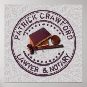 Rechtsanwalt oder Notar mit richterlichem Hammer u Poster (Vorne)