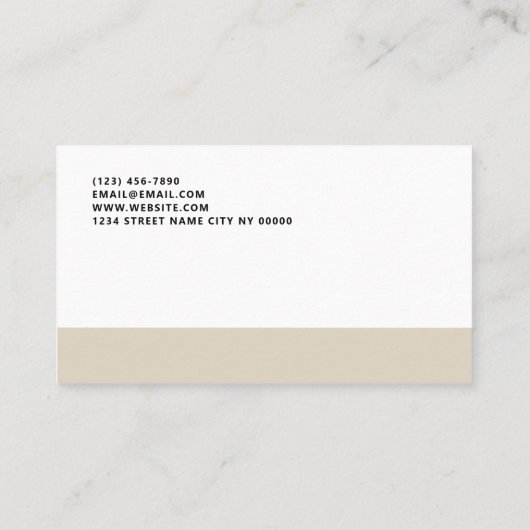 Rechtsanwältin mit moderner Visitenkarte (Rückseite)