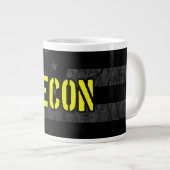 Recon Subdued American Flag Jumbo-Tasse (Vorderseite Rechts)