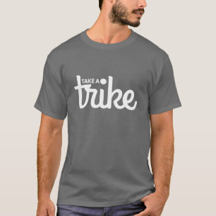 Recumbent Trike: Nehmen Sie eine Trike Dunkelheit T-Shirt