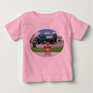 Recycle von Müllwagen mit Publikum Baby T-shirt
