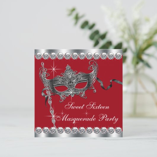 Red 16 . Geburtstag Masquerade Party Einladungen (Stehend Vorderseite)