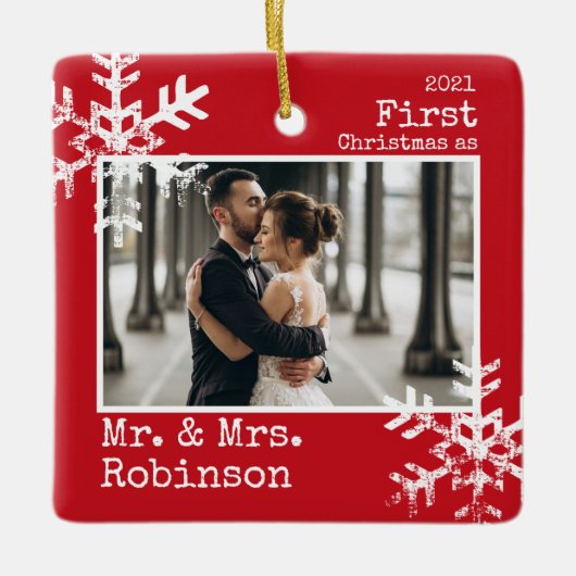 Red 1st Weihnachten Mr. and Mrs Custom Foto Keramikornament (Vorderseite)
