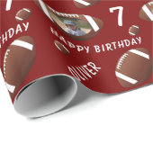 Red American Football Ball Happy Birthday Foto Geschenkpapier (Rolleneckpunkt)