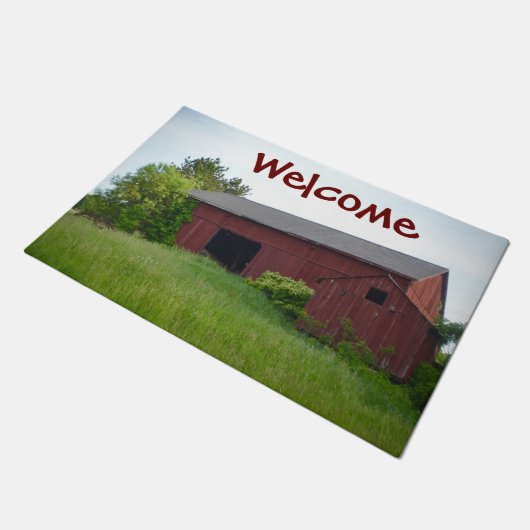 Red Amish Barn Fußmatte (Schrägansicht)