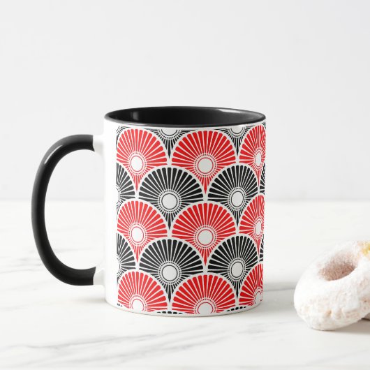 Red and Black Chinese Semi Circle Wave Muster Tasse (Mit Donut)