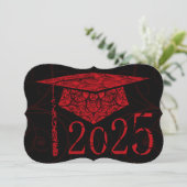 Red and Black Floral Cap 2025 Graduation Party Einladung (Stehend Vorderseite)