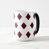 Red and Black Geometric Diamond Pattern Modern Tot Verwandlungstasse (VorderseiteRechts)