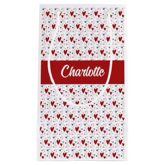 Red and Black Hearts Custom Monogram Name Kleine Geschenktüte (Vorderseite)