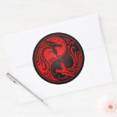 Red and Black Yin Yang Dragons Runder Aufkleber (Umschlag)