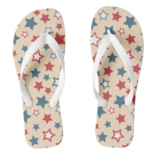 Red and Blue Stars, 4th of July, Beige Background Badesandalen (Fußbett)