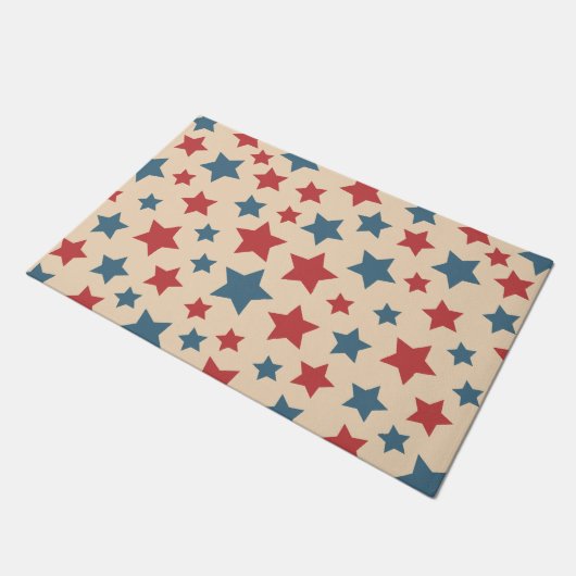 Red and Blue Stars, 4th of July, Beige Background Fußmatte (Schrägansicht)
