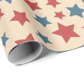 Red and Blue Stars, 4th of July, Beige Background Geschenkpapier (Rolleneckpunkt)