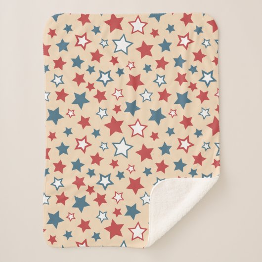 Red and Blue Stars, 4th of July, Beige Background Sherpadecke (Vorderseite)