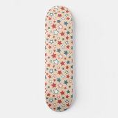 Red and Blue Stars, 4th of July, Beige Background Skateboard (Vorderseite)