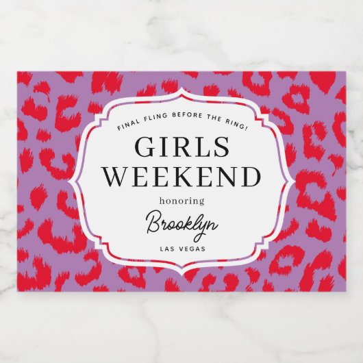 Red and Dusty Lilac Animal Print Girls Wochenende Schaumweinetikett (Einzelnes Label)