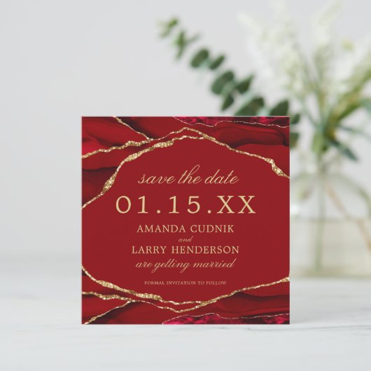 Red and Gold Agate Save the Date Card Einladung (Stehend Vorderseite)