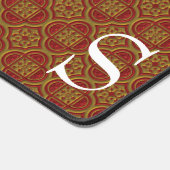 Red and Gold Brocade Mit Monogramm Schreibtischunterlage (Ecke)