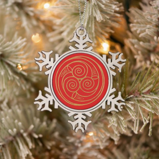 Red and Gold Celtic Mandala Schneeflocken Zinn-Ornament (Baum)