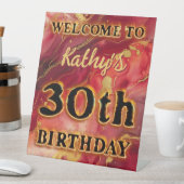 Red and Gold Flaming Hot 30. Geburtstag Sockelschild (In Situ)