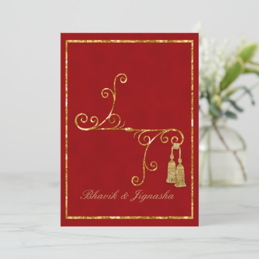 Red and Gold Tassel Indian Wedding Einladung (Stehend Vorderseite)