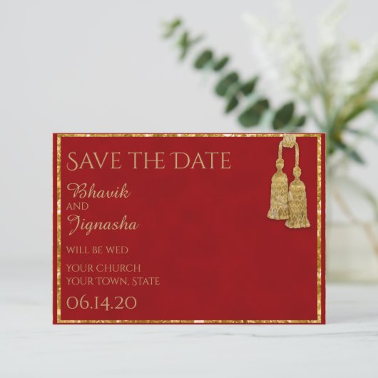 Red and Gold Tassel Indian Wedding Save the Date (Stehend Vorderseite)