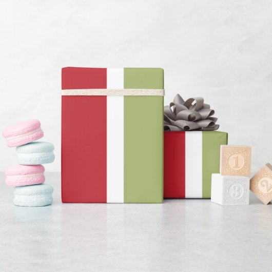 Red and Green Strips Weihnachtsgeschenk Geschenkpapier (Babyparty)