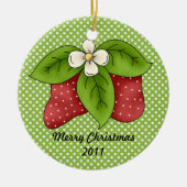 Red and Green Winter Christmas Strawberry Design Keramikornament (Vorne)