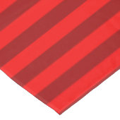 Red and Maroon Stripes Design Tischdecke (Schrägansicht)