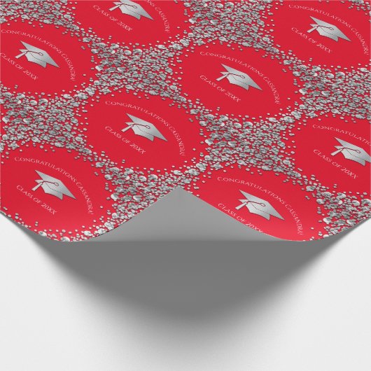 Red and Silver Graduation Geschenkpapier (Ecke)