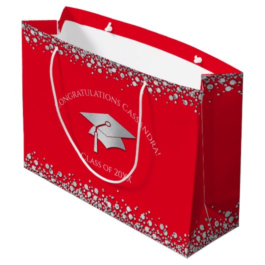 Red and Silver Graduation Große Geschenktüte (Rückseite Schrägansicht)