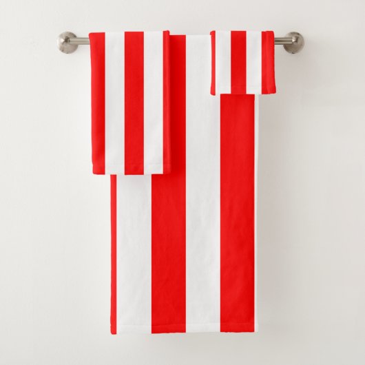 Red and White Cabana Stripes  Badhandtuch Set (Insitu)
