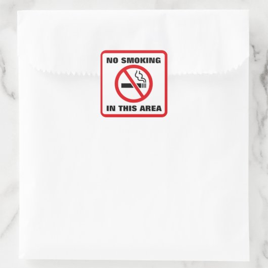 Red and White No Smoking Quadratischer Aufkleber (Tasche)